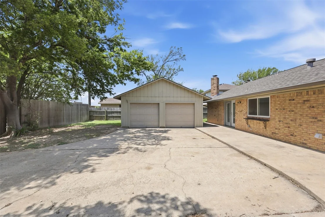 Photo of 2210 Quail Hollow Drive