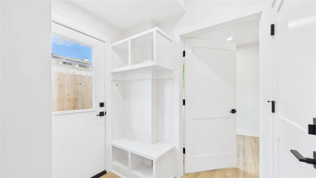 Photo of 4504 Robertson