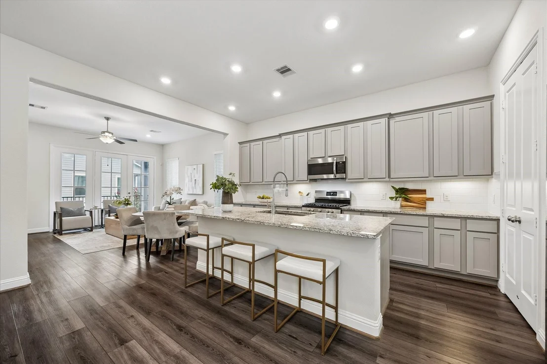 Photo of 11004 Mikula Drive