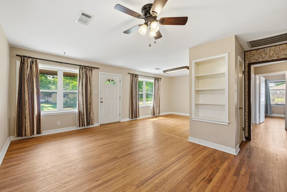Photo of 806 Mary Lake Drive