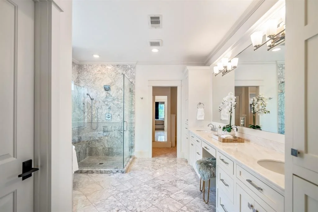 Photo of 6022 Lake Street