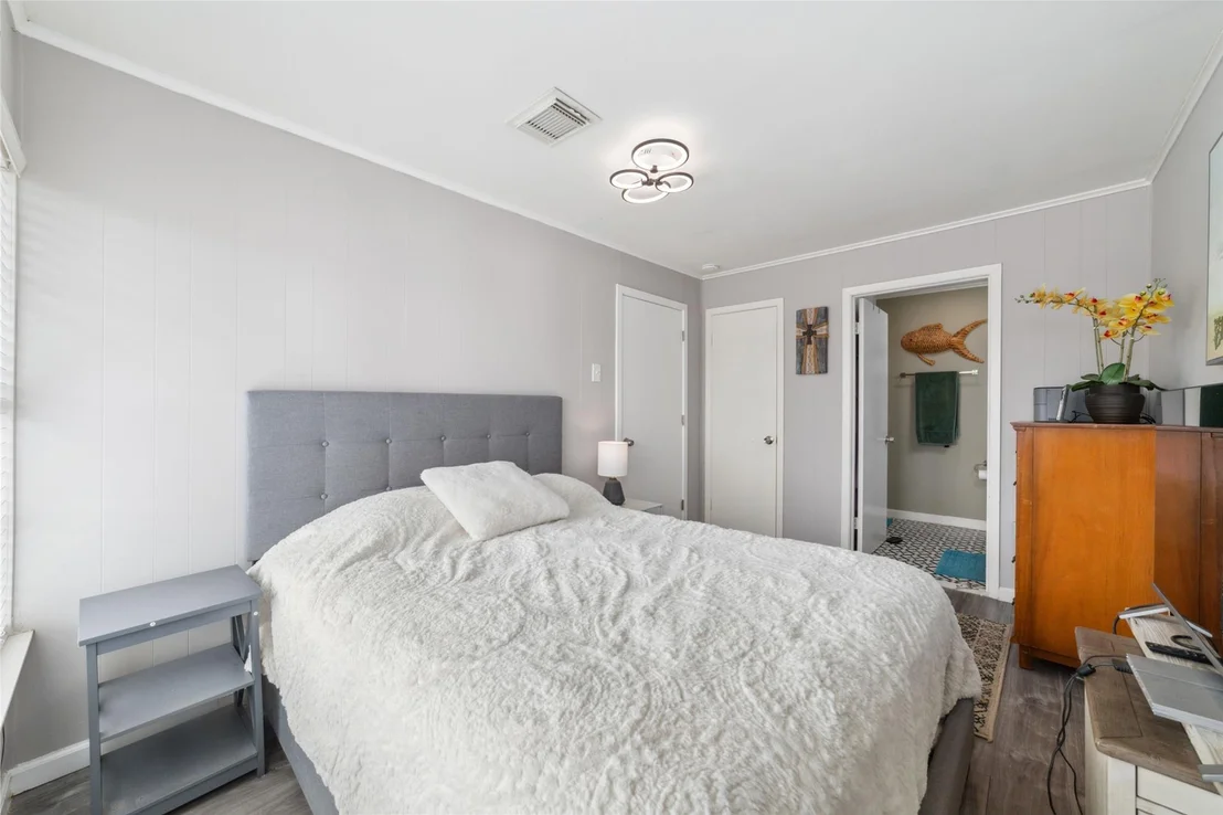 Photo of 610 Seashell Drive