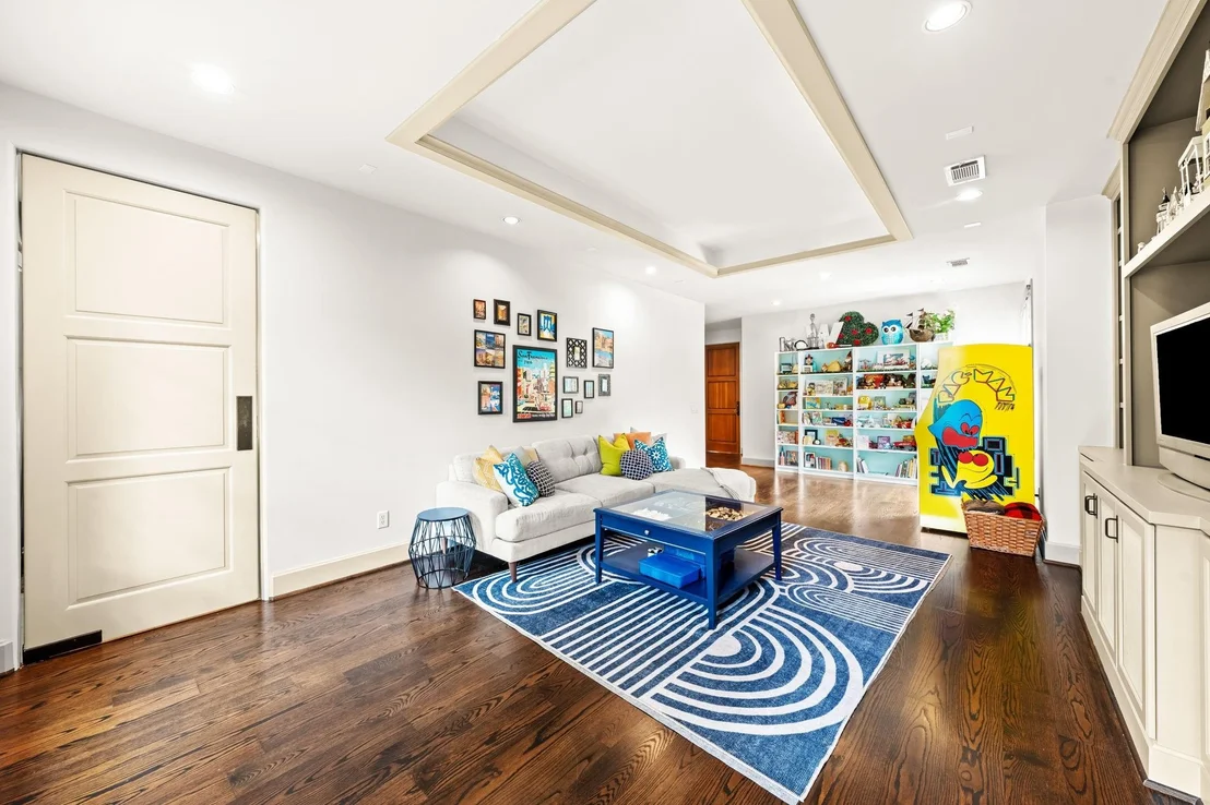Photo of 1116 Danbury Road