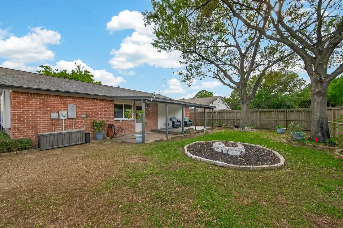 Photo of 10014 Walnut Glen Drive