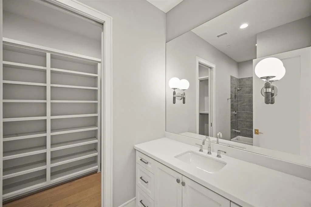 Photo of 1222 Glourie Drive