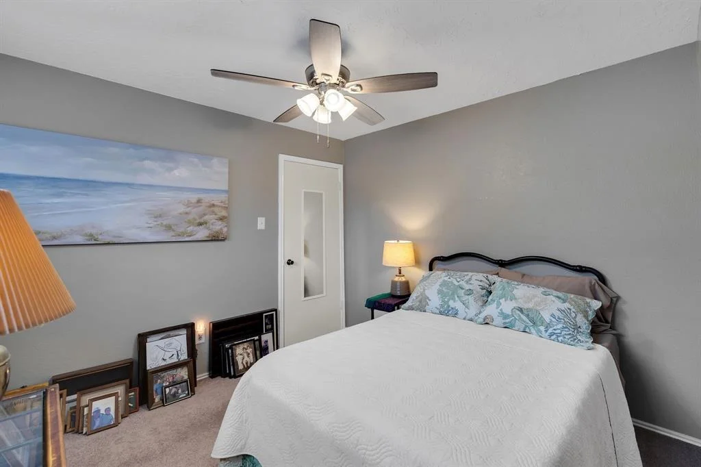 Photo of 6826 Bullinger Drive