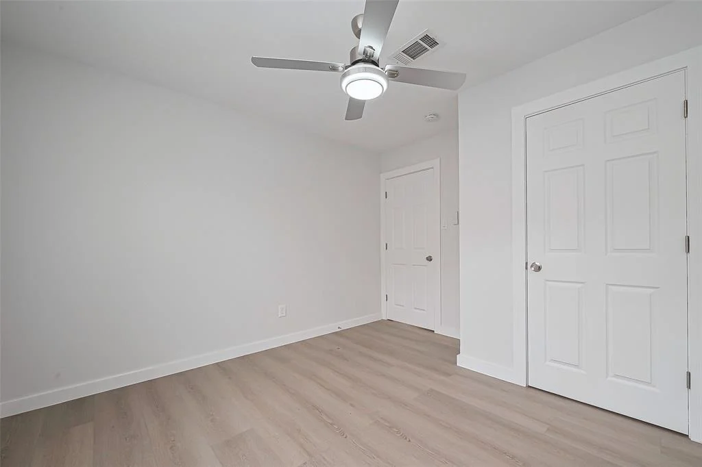 Photo of 7333 Lakehurst Drive