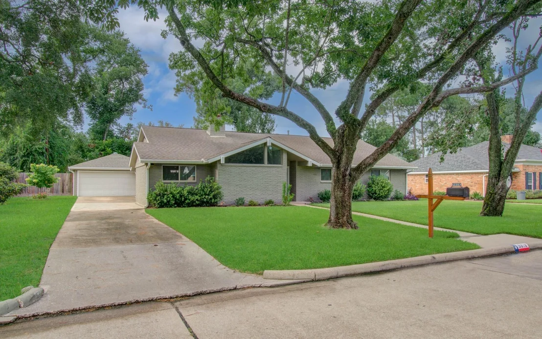 Photo of 9818 Emnora Lane