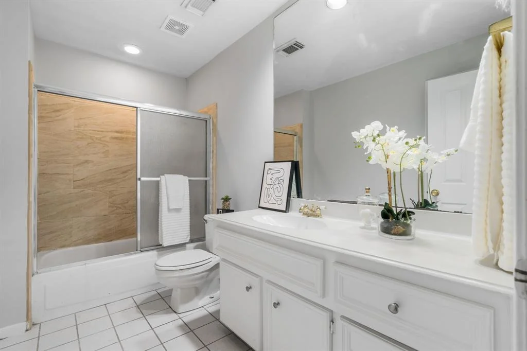 Photo of 5923 Silent Oaks Drive