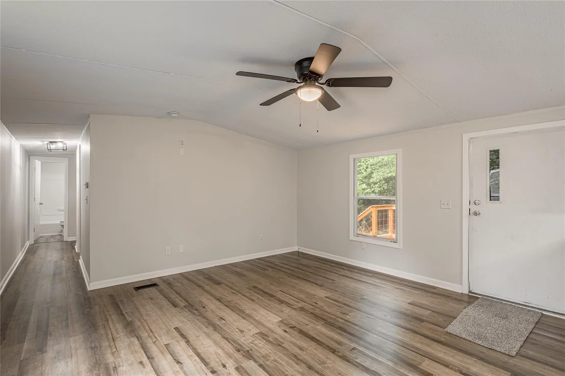Photo of 352 Cherokee Lane