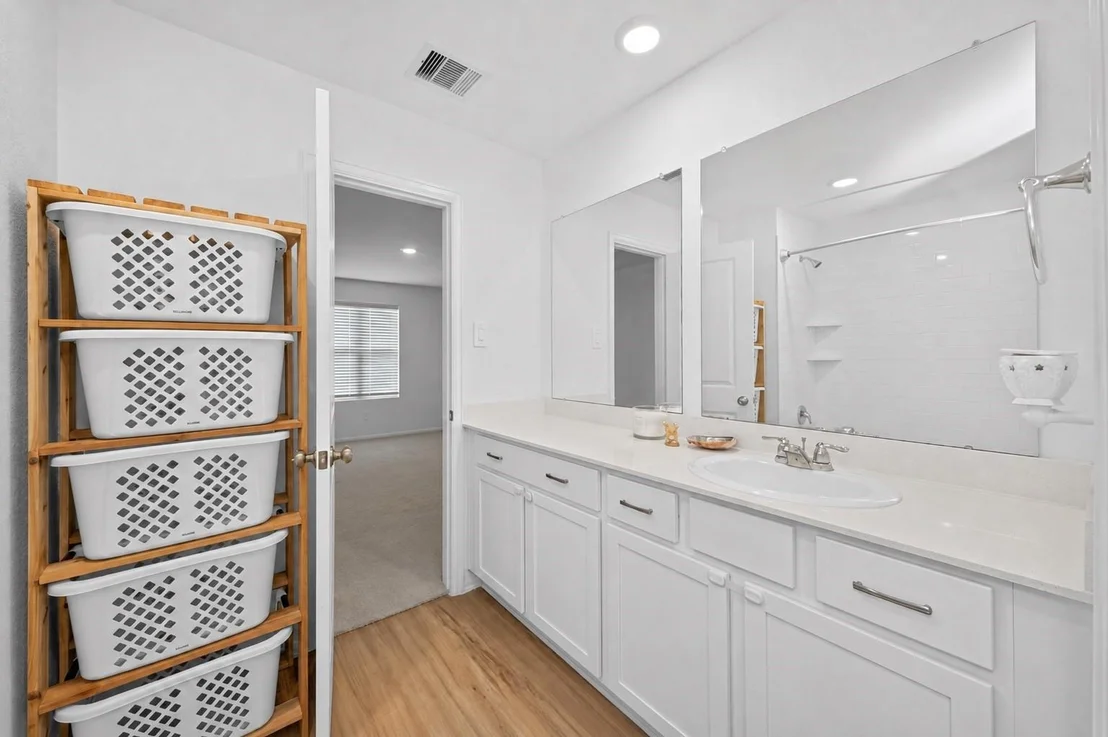 Photo of 1511 Las Cuevas Drive