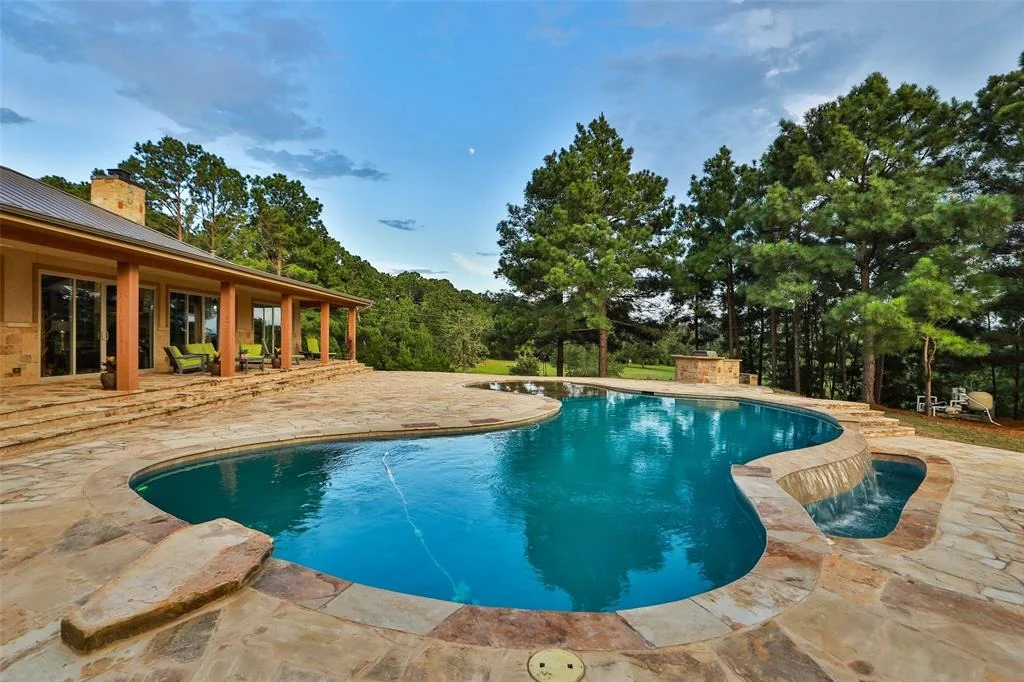 Photo of 815 Valley View Trail