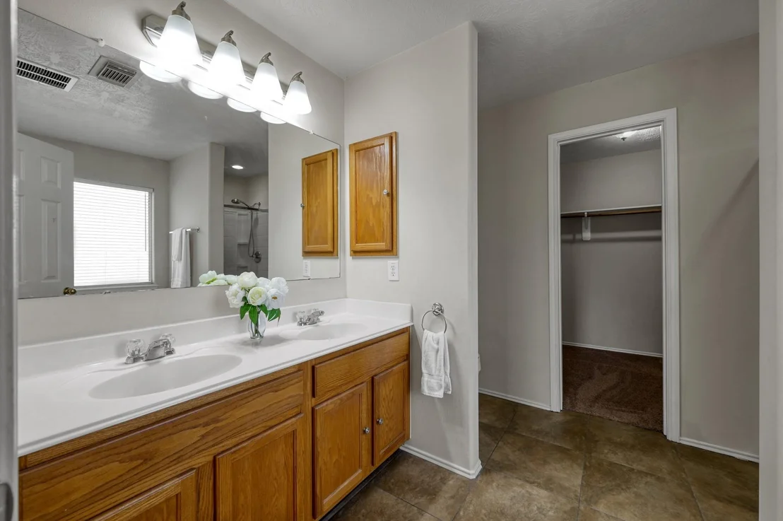 Photo of 23919 Kingbriar Drive
