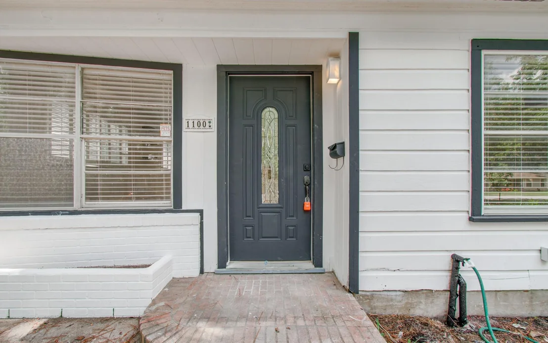 Photo of 1100 Cowan Avenue