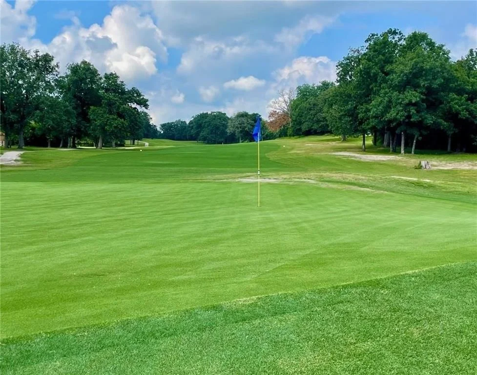 Photo of 187 Golfview Drive N