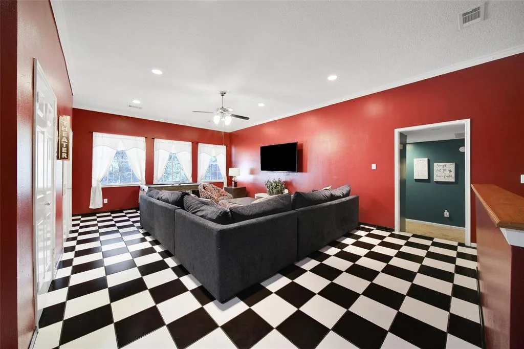 Photo of 16702 Avenfield Road