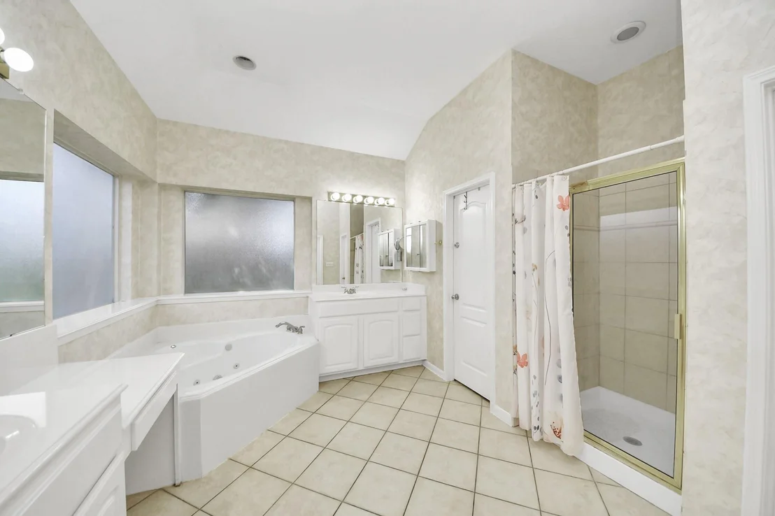 Photo of 6204 Raintree Drive