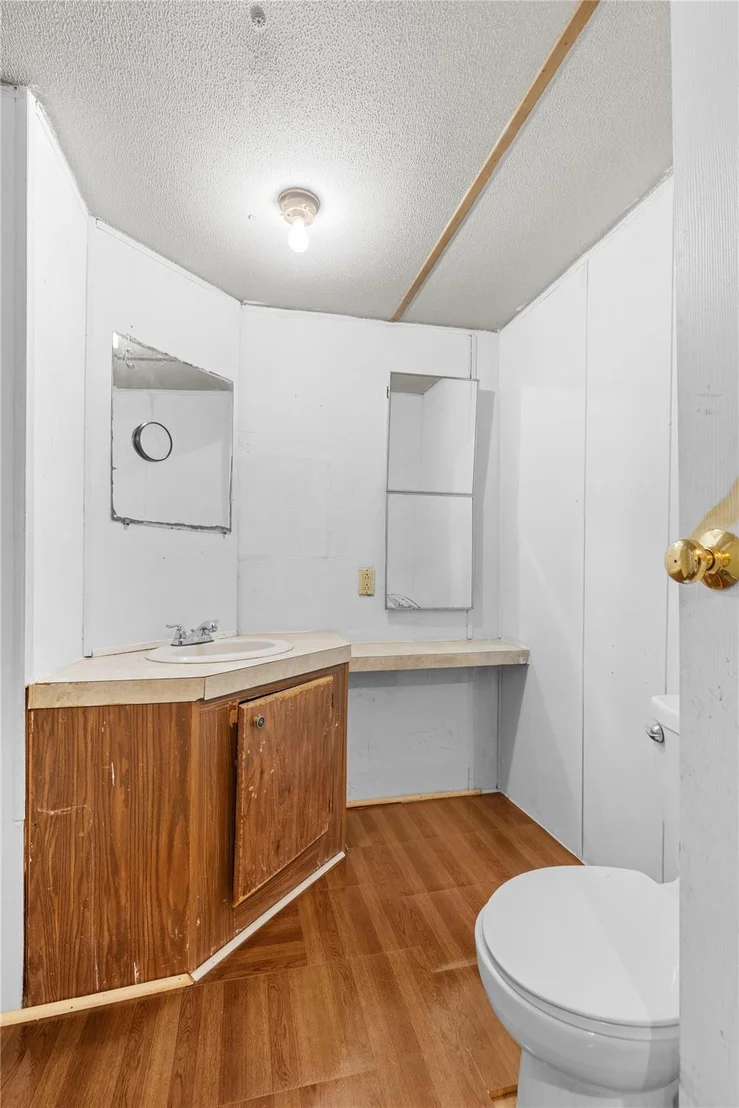 Photo of 370 Lakeside Circle