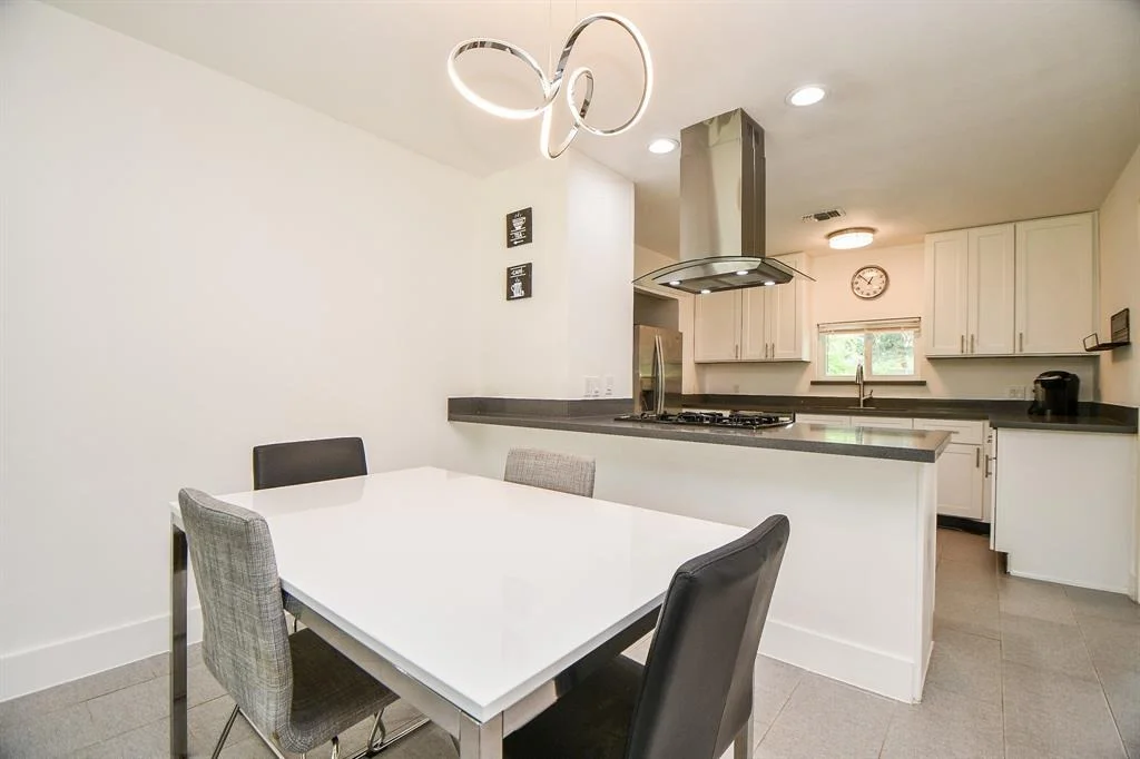 Photo of 9427 Springmont Drive