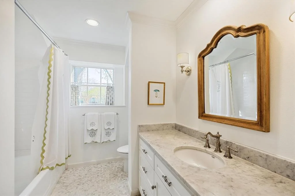Photo of 8014 Meadowbriar Lane