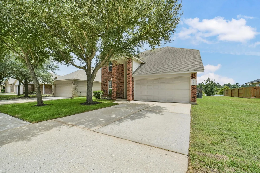 Photo of 21526 Falvel Lake Drive