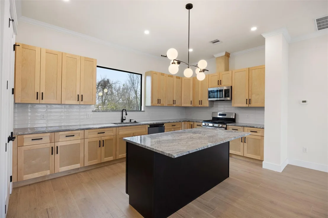 Photo of 6332 Sidney Street