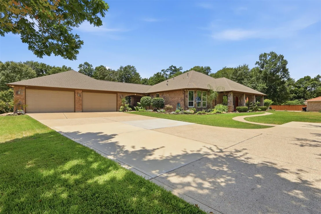 Photo of 151 Lyndsey Drive