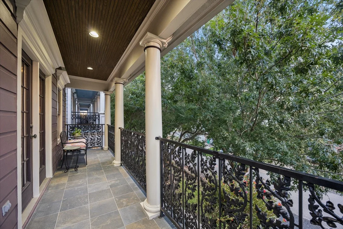Photo of 809 W 9th Street