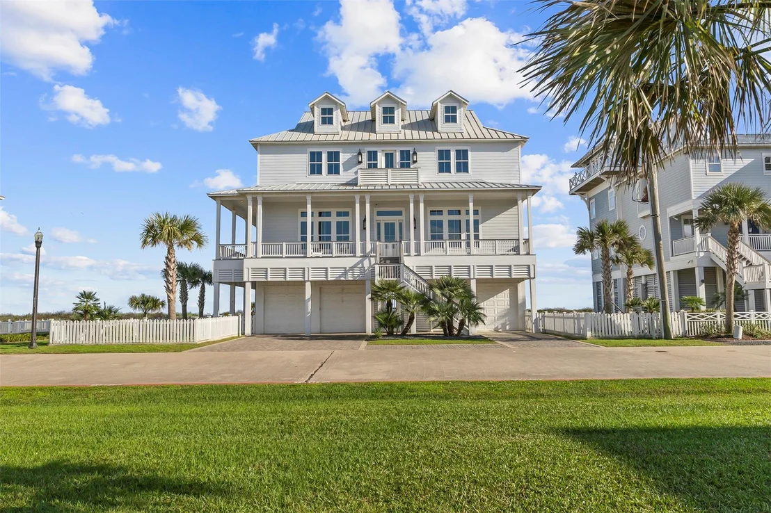 Photo of 11707 Beachside