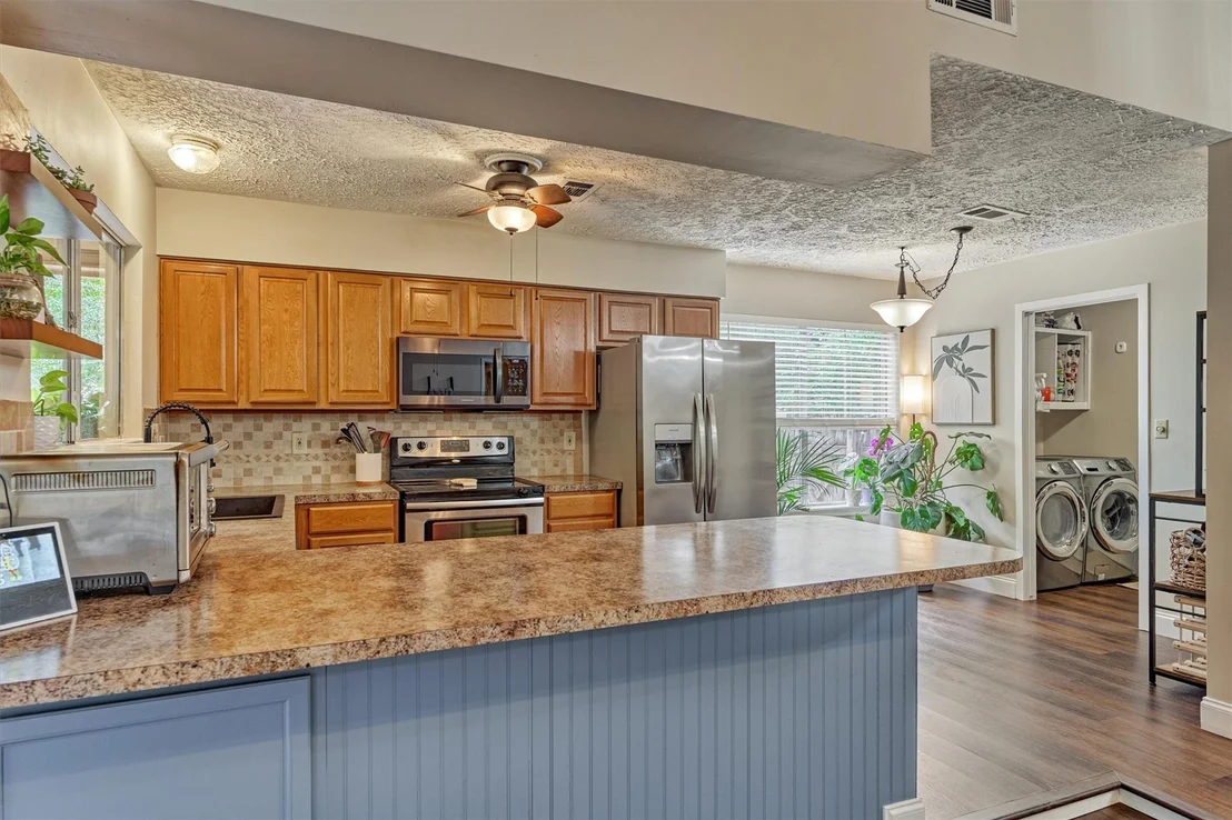 Photo of 2615 Rosewood Place
