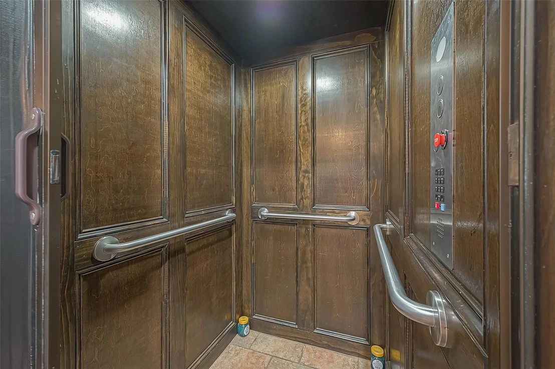 Photo of 792 W Bayshore Drive