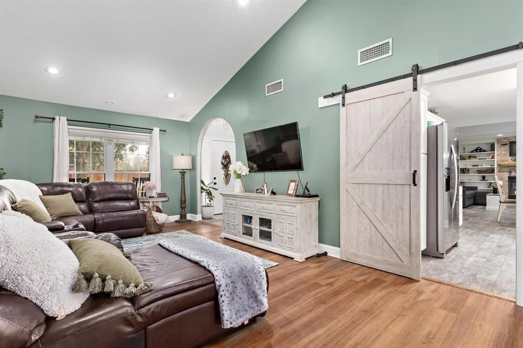 Photo of 12802 Bergeron Drive
