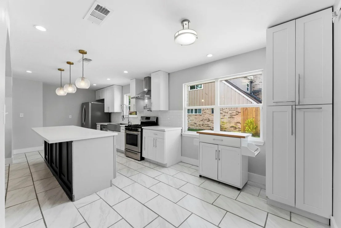 Photo of 206 W North Hill Drive