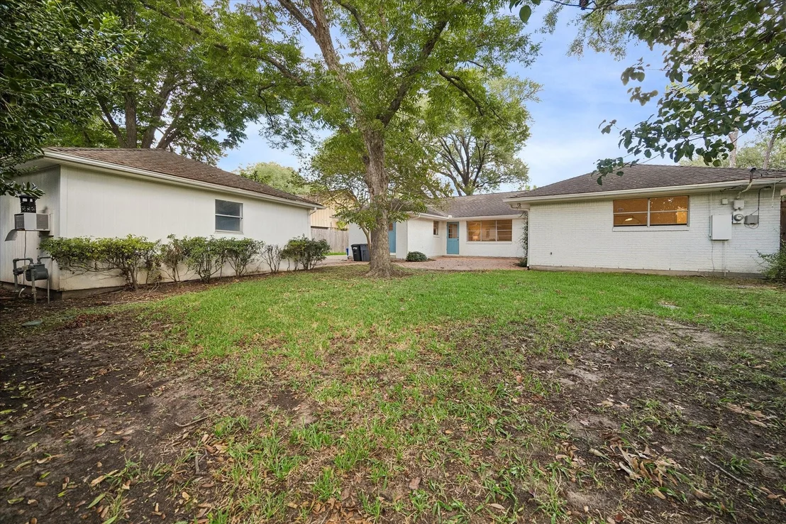 Photo of 7623 Meadowvale Drive