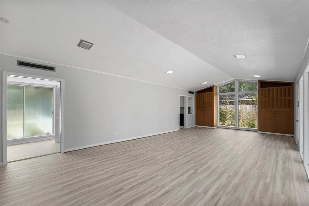 Photo of 1610 Shady Oaks Drive