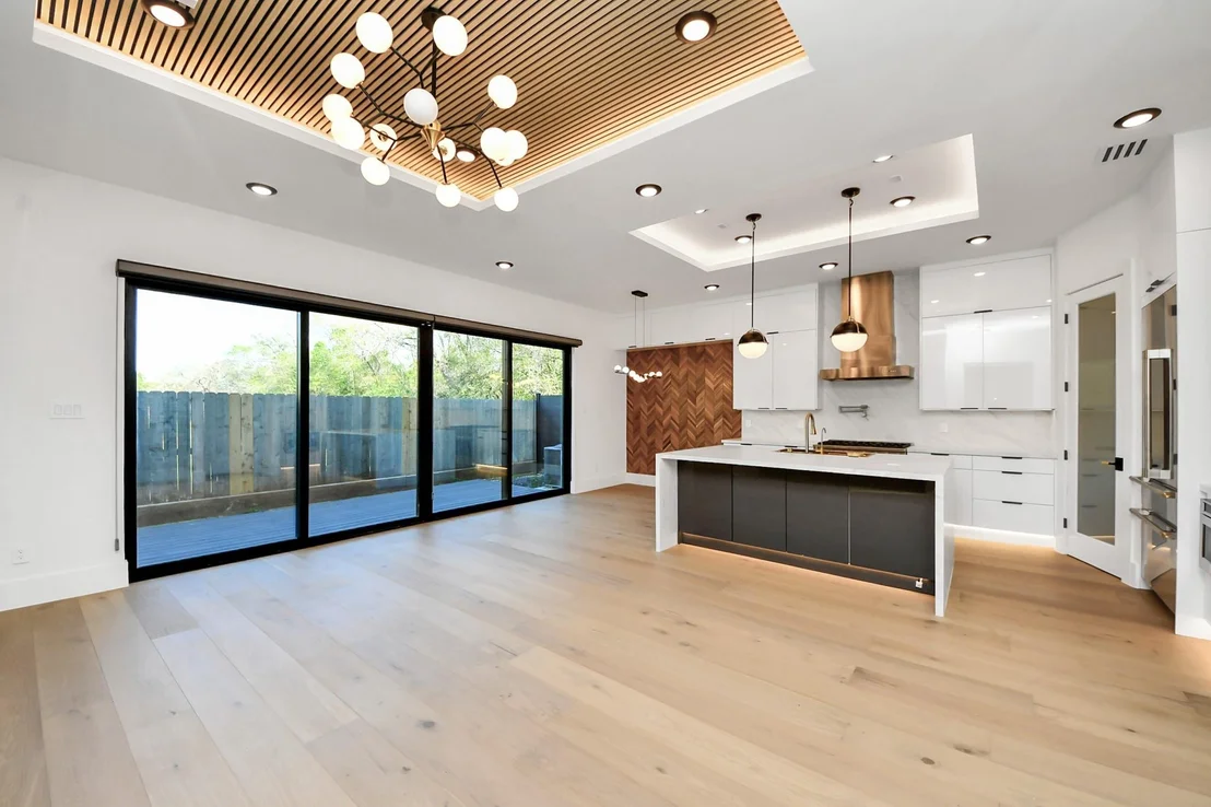 Photo of 615 Rolling Oaks