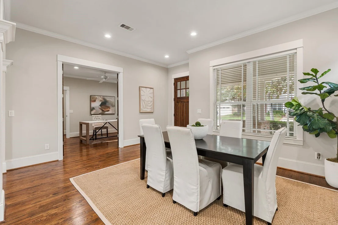 Photo of 1321 Chamboard Lane