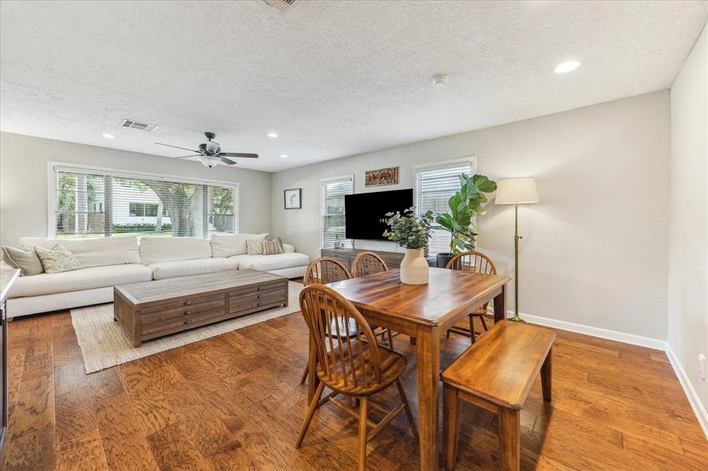 Photo of 1007 Waltway Drive