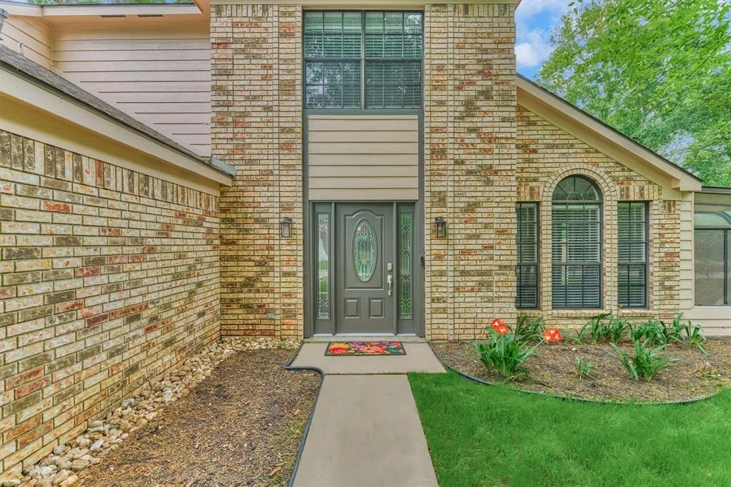 Photo of 199 N Village Knoll Circle