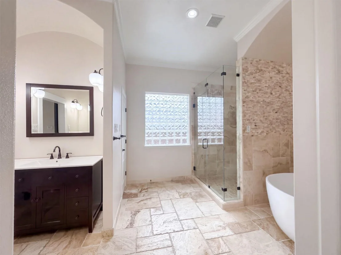 Photo of 1005 Lewis Drive