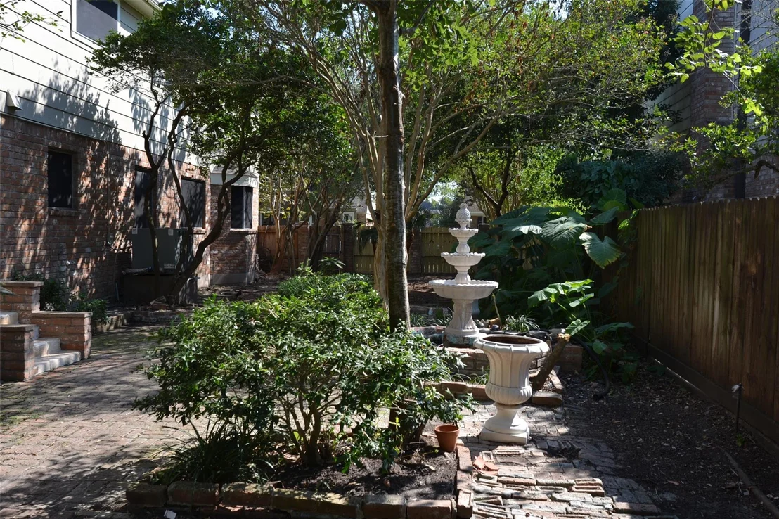 Photo of 1223 Longledge Drive