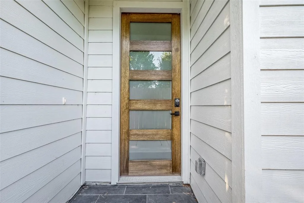 Photo of 7002 Sidney Street
