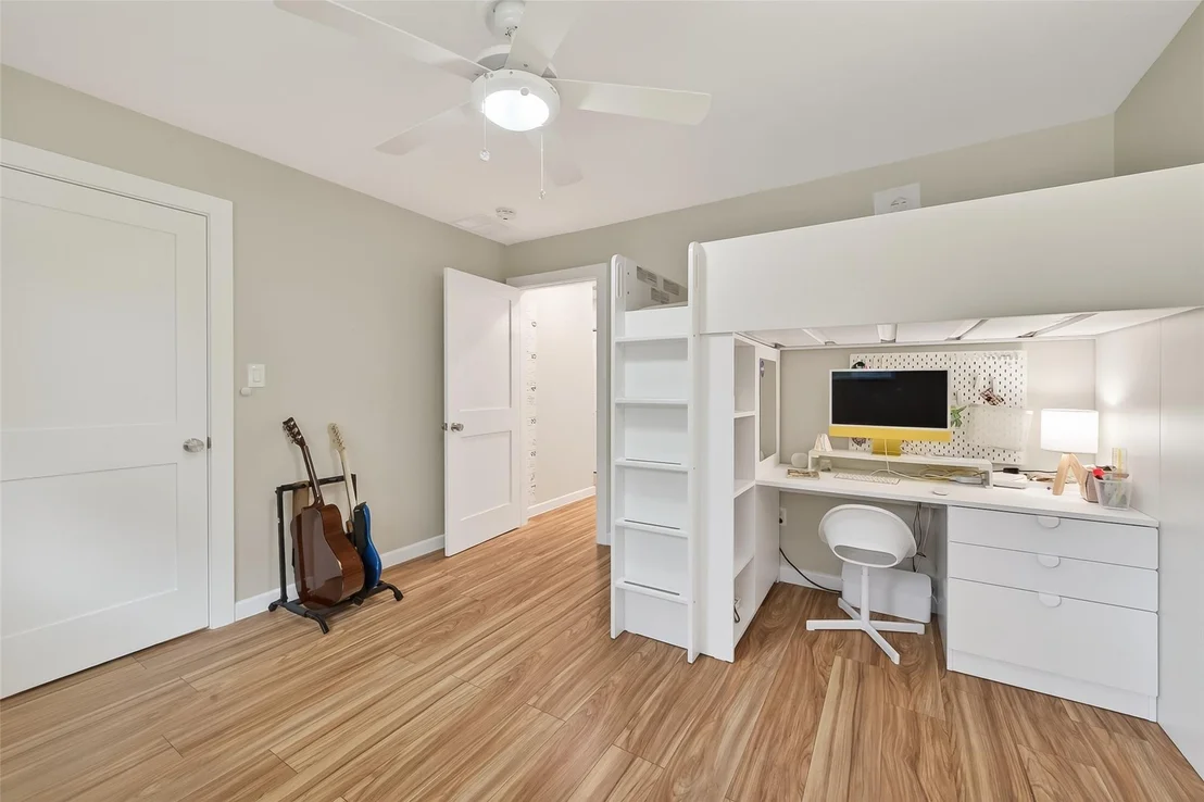 Photo of 5715 Claridge Drive