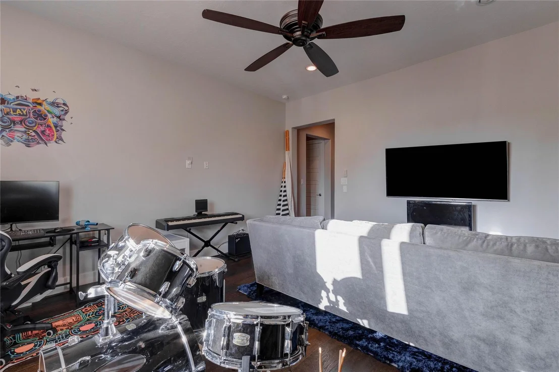 Photo of 2111 Saxon Drive