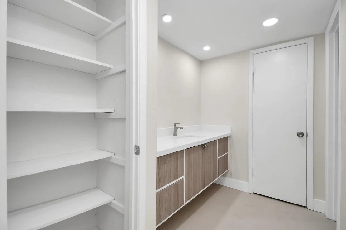 Photo of Unit 30 at 7575 Katy Freeway