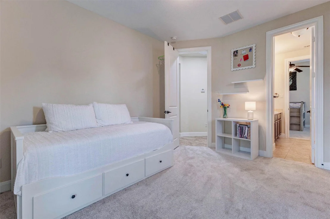 Photo of 4915 Westchester Drive