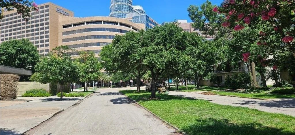 Photo of 2018 Southgate Boulevard