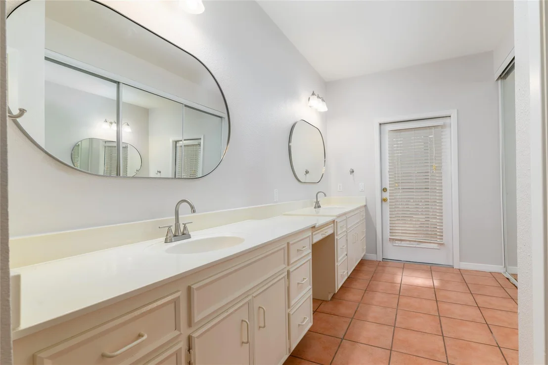 Photo of 904 Winston Drive