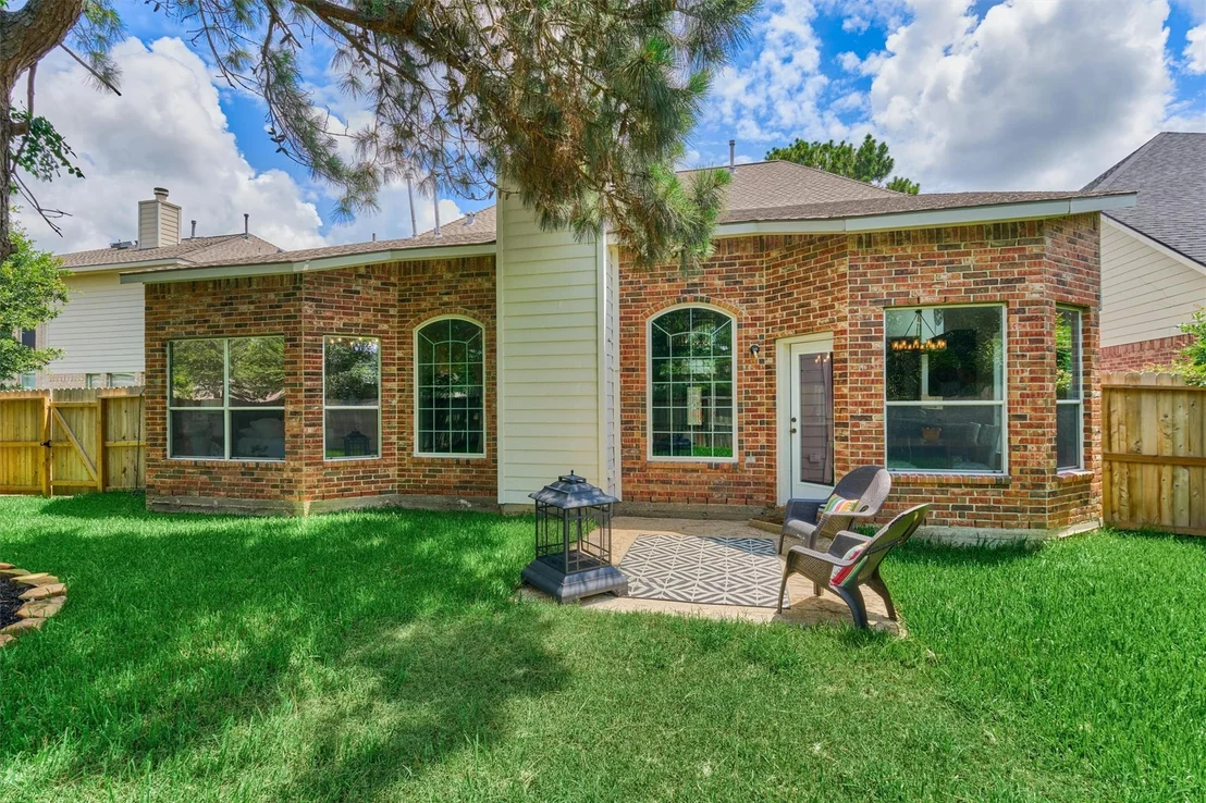 Photo of 6327 Holden Mills Drive