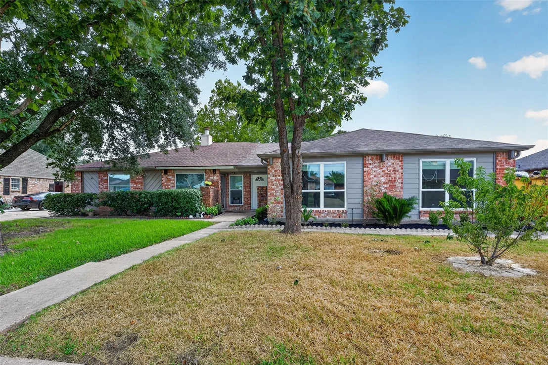 Photo of 9523 Riverside Lodge Drive
